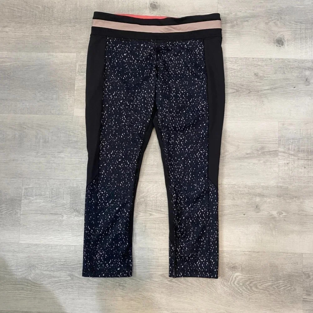 Lululemon Capri Leggings Give Me Qi Wee Are From Space Crop Speckled Front